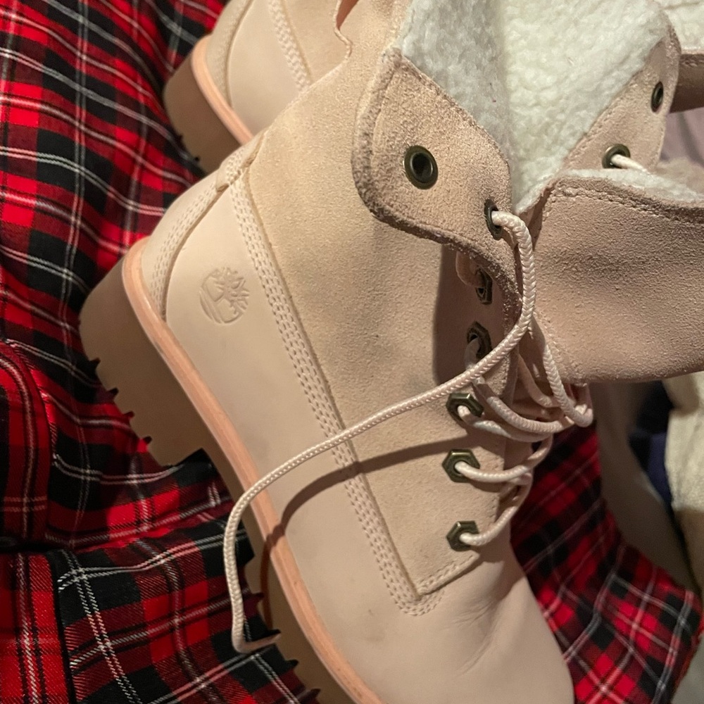 New rare pink timberlands. Size 6 1/2